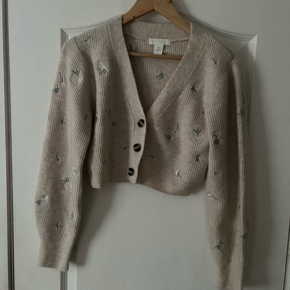 H&M cropped cardi - Picture 2 of 2